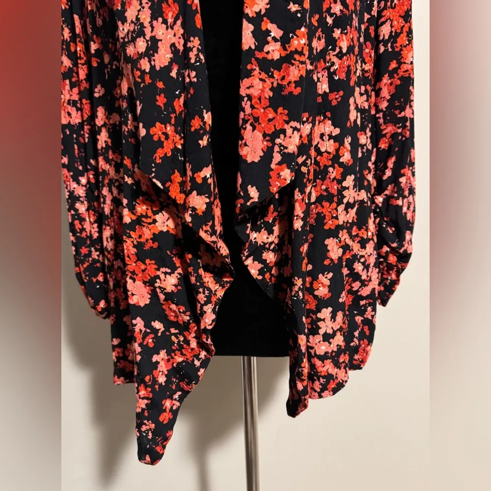 EUC Chaus New York Red, Pink, and Black Floral Open Front Shirt size medium - Image 4
