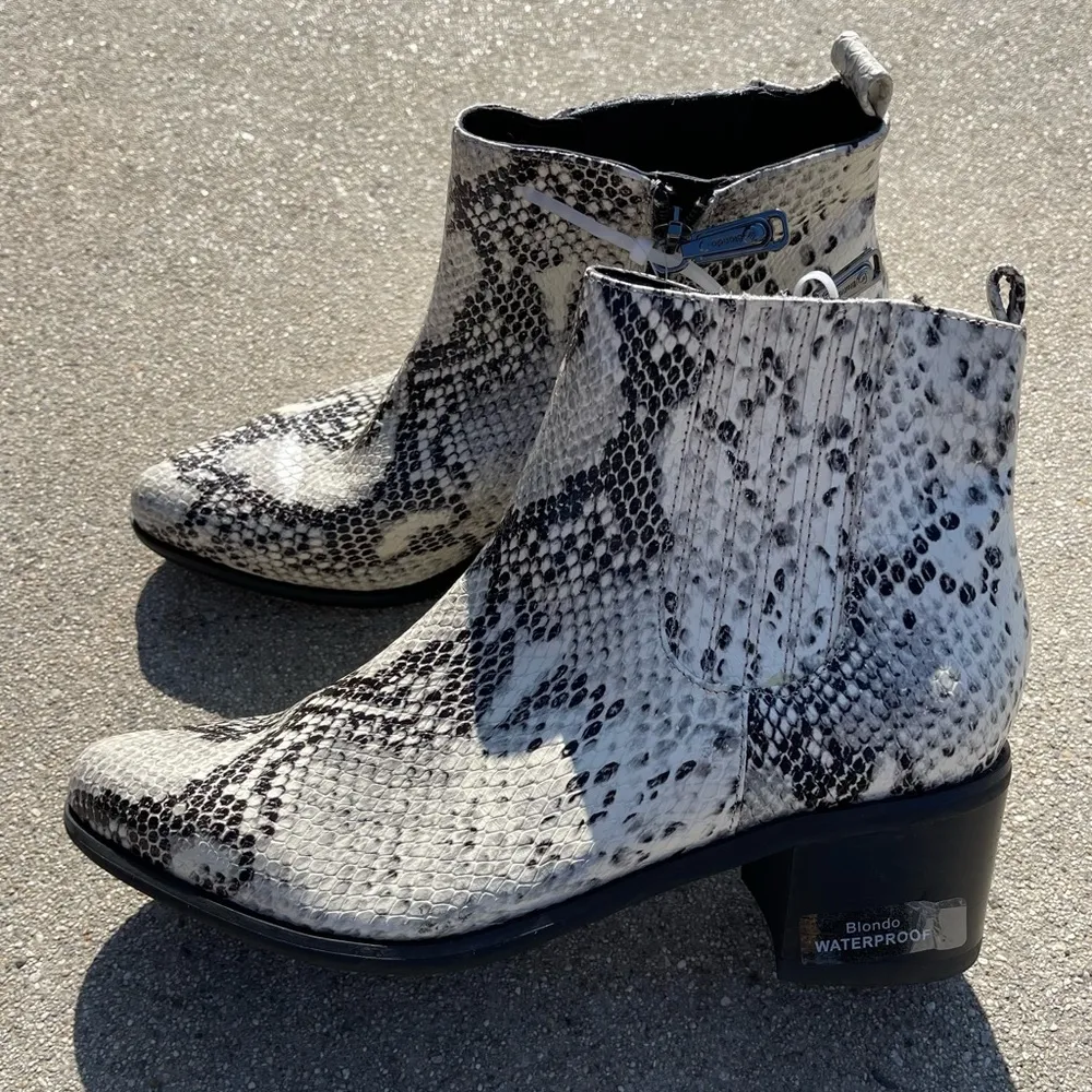 Blondo Leather Elvina Waterproof Snake Embossed Ankle Booties size 6.5 - Image 7