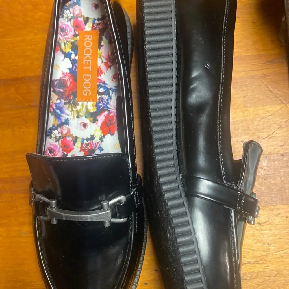 Rocket Dog Patent slide on loafers size 8.5 - Image 4