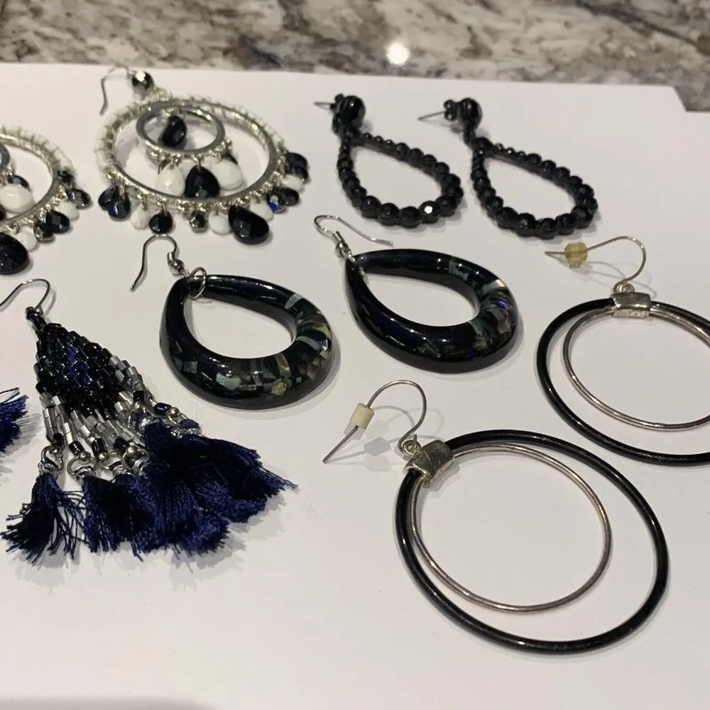 Lot Of 5 Costume Earrings - Image 3