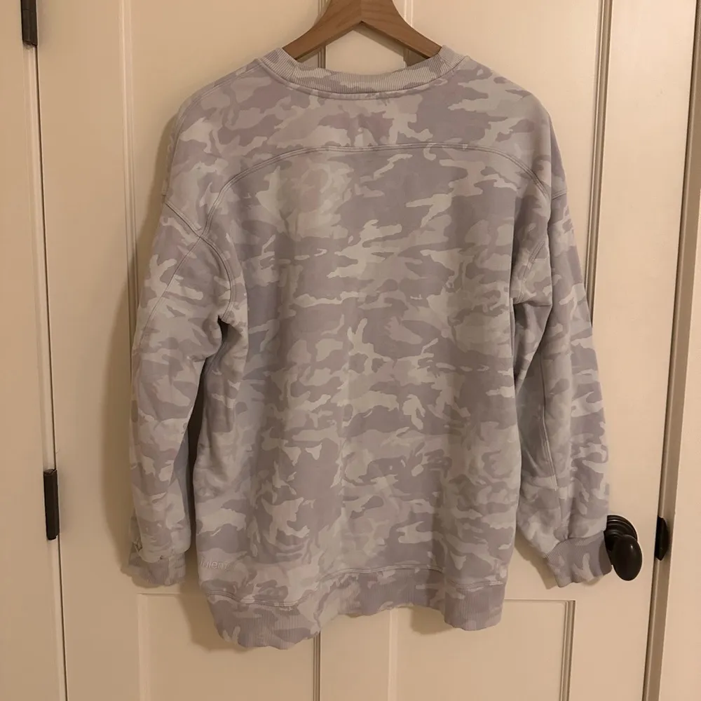 Lululemon Perfectly Oversized Crew Incognito Camo Alpine White Multi Size: M/L - Image 4