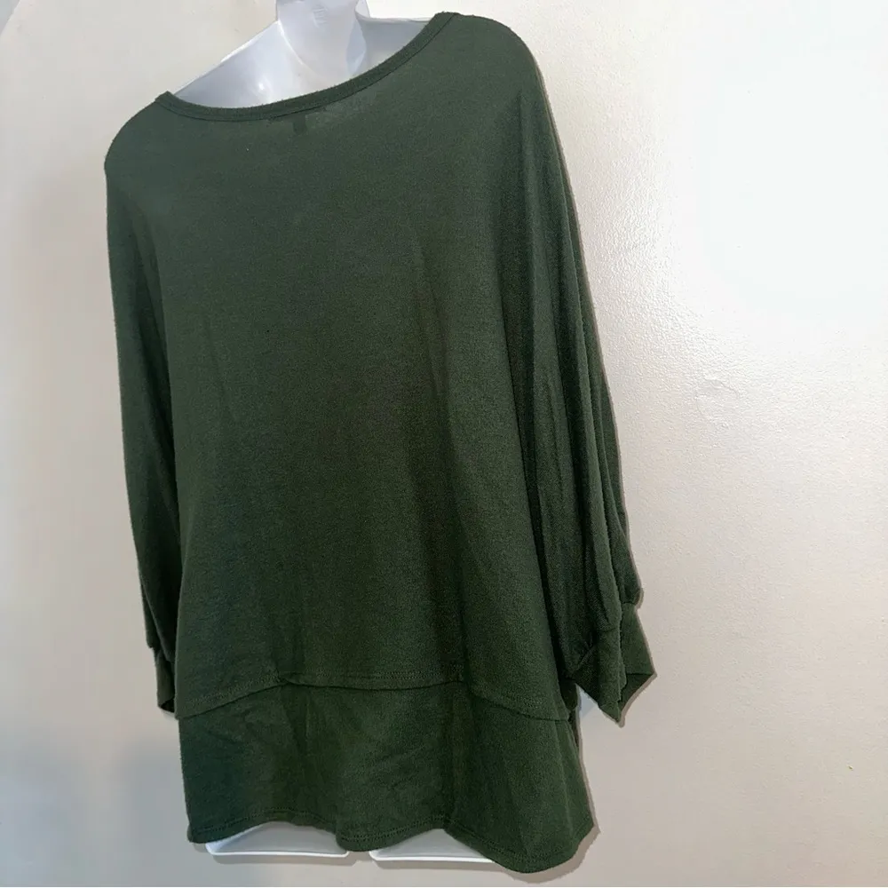 super soft 3/4 sleeve Green Sweater size Medium - Image 6