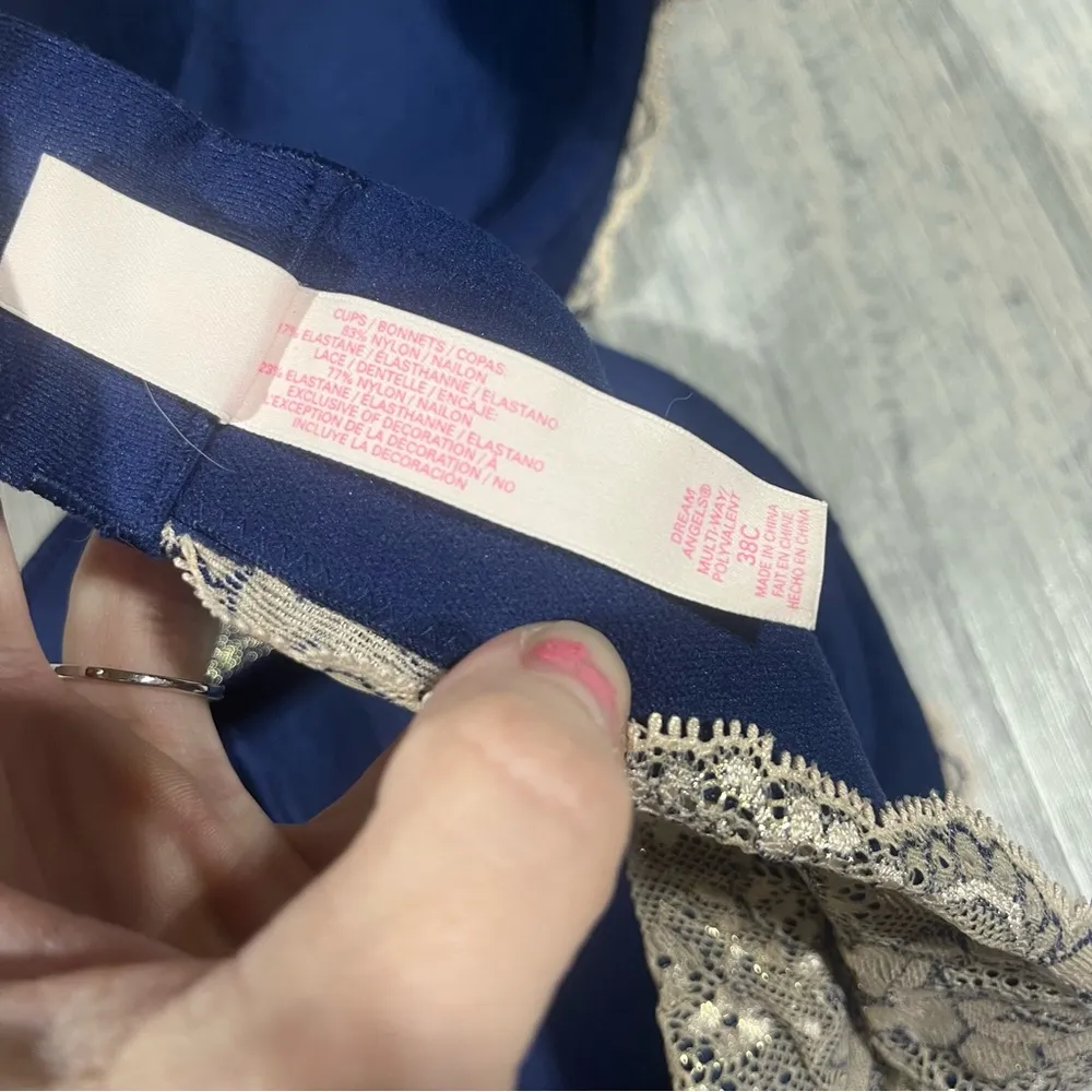 Victoria’s Secret Dream Angels Elegant Gold Lace Trim Navy Blue Bra; 38C - Image 4