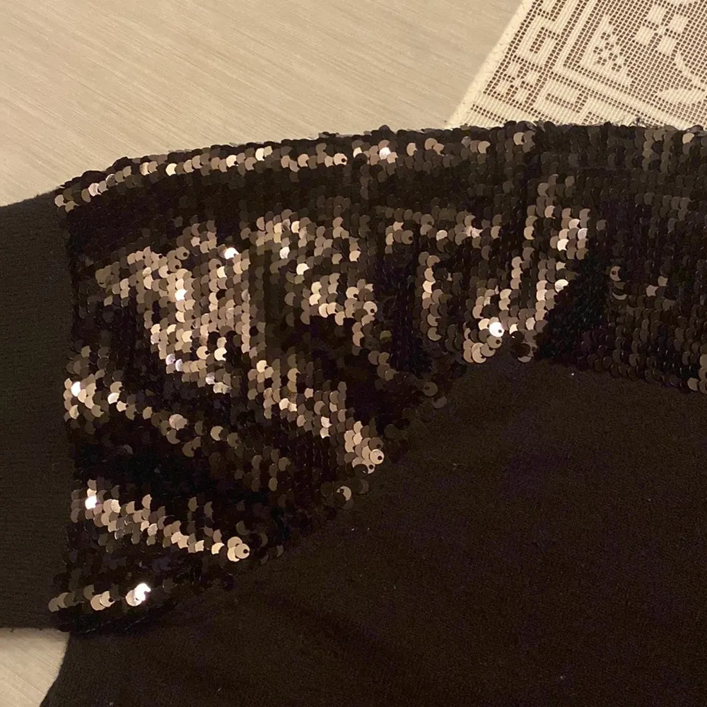 DKNY  Women’s sweatshirt - Image 4