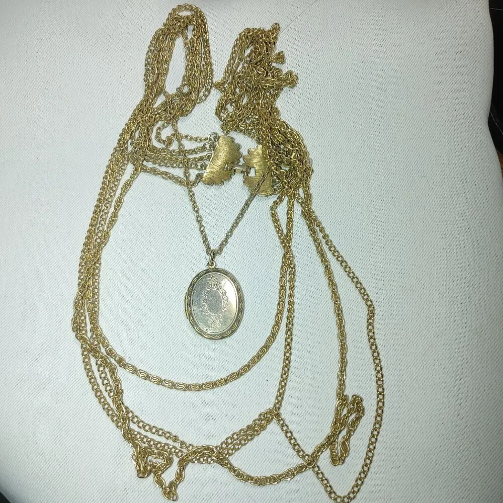 Multi Strand Necklace Oval Locket Pendant Unique Clasp Design Vintage Gold Tone - Image 8