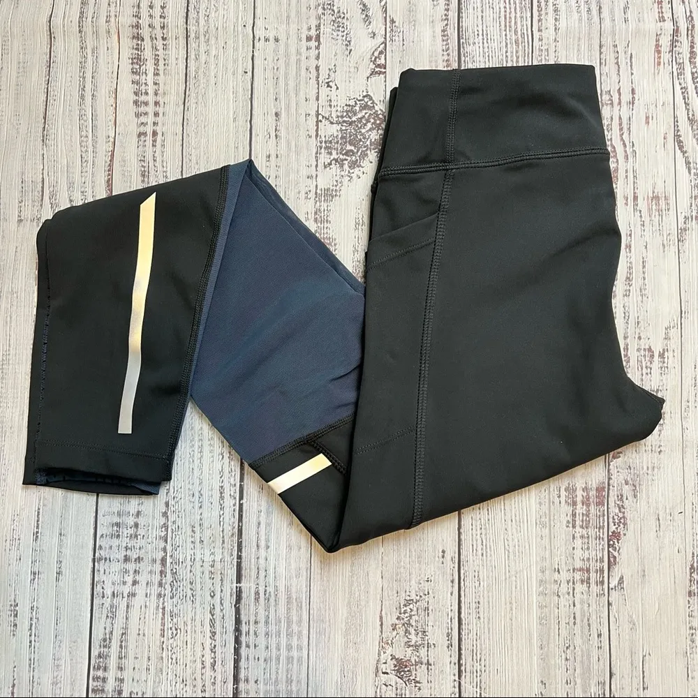 New Balance Dry Pocket Mesh Back Leggings. Size Small. EUC - Image 3