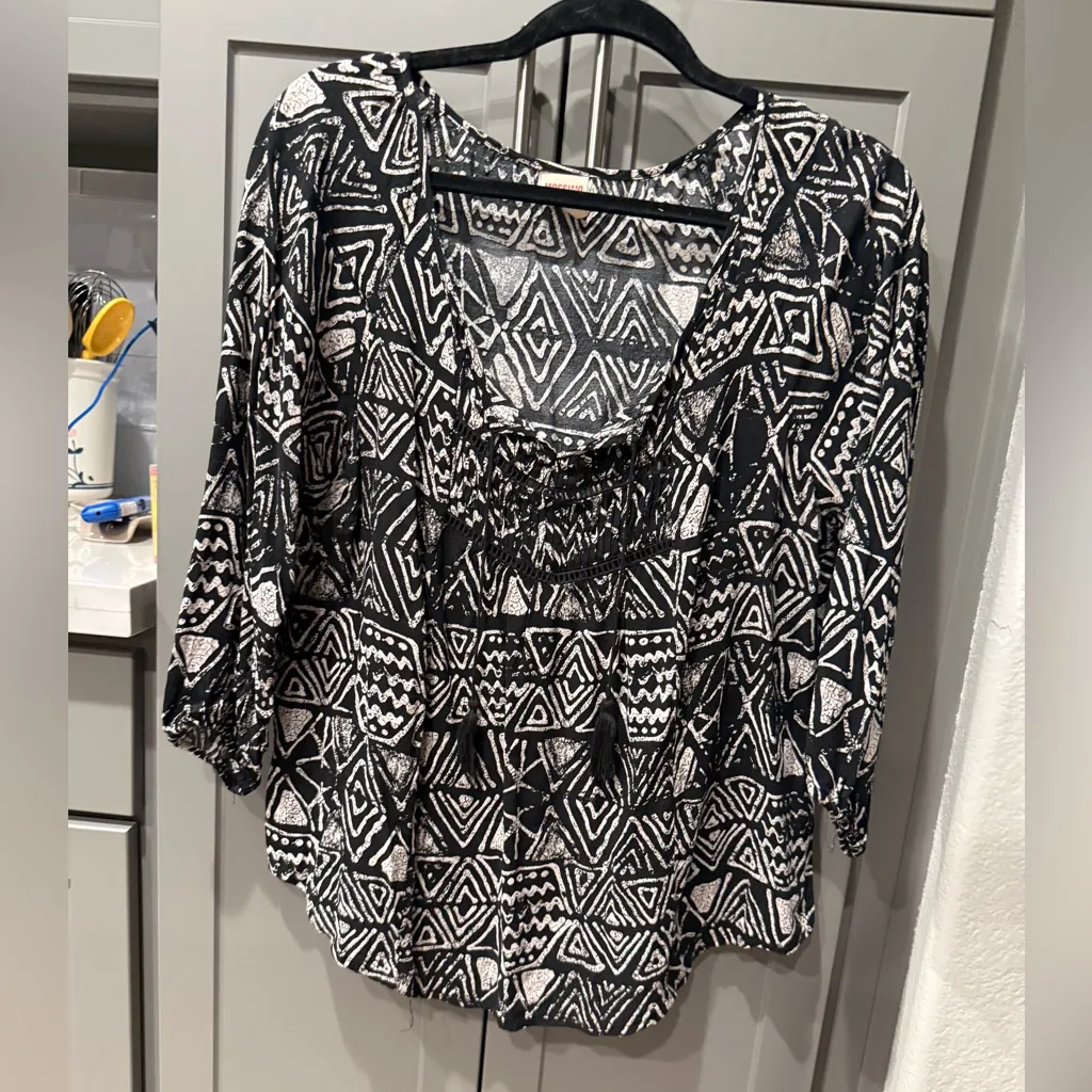 Mossimo Supply Co Tribal Aztec Print Blouse Cream and Black L Size L - Image 7