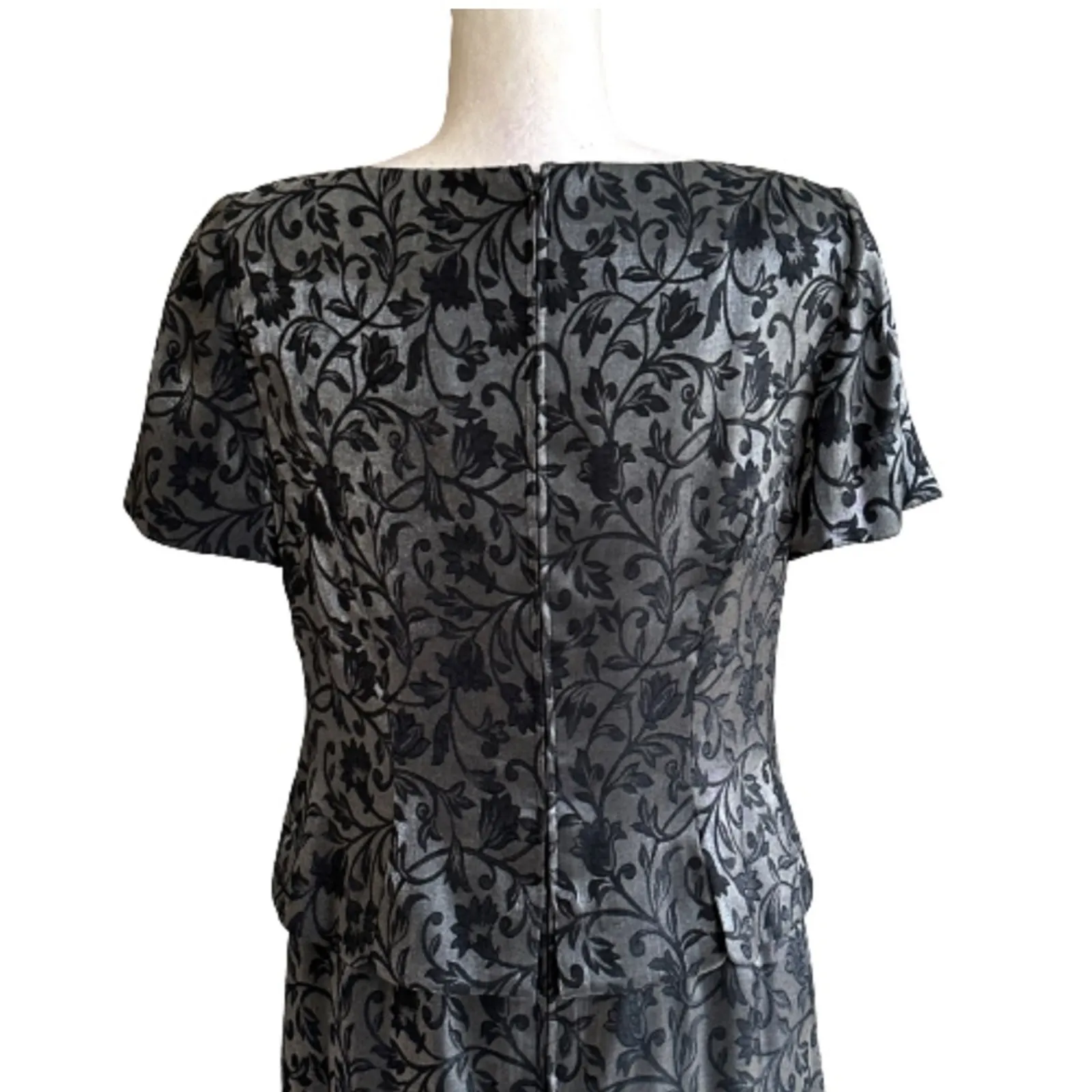Maggy London Dress Petite Gray Black Embellished Short Sleeve Formal Size 10P - Image 6