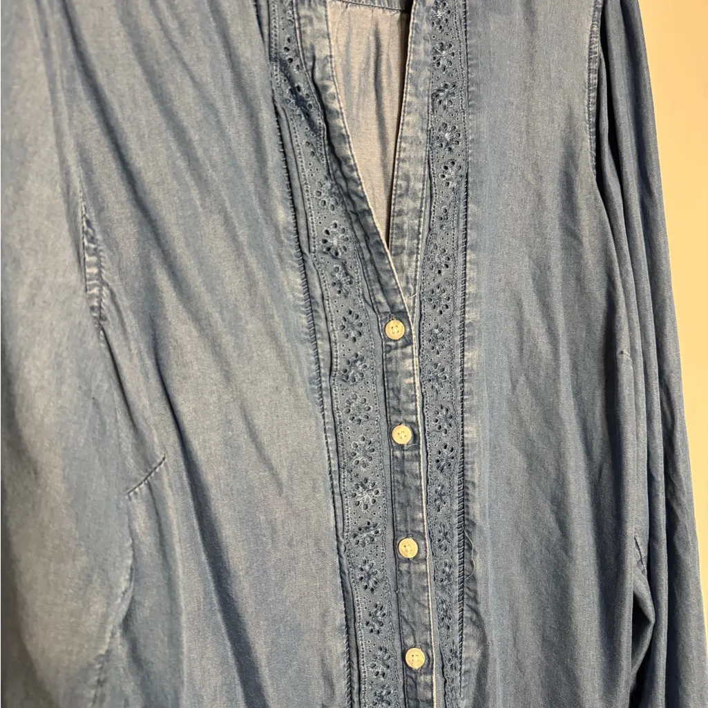 Torrid  Medium Wash Chambray Button Up Shirt - Image 7