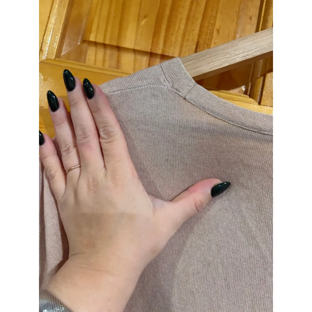 Paul Stuart Blush Pink Short Sleeve Knit Top Womens Size 6 V Neck Lightweight - Image 6