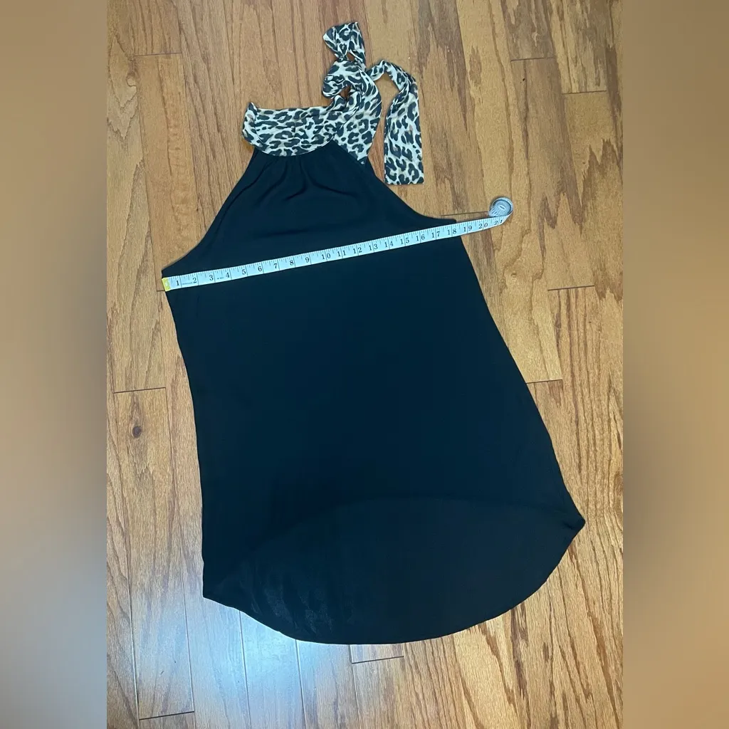 White House Black Market- Black Blouse with Animal Print Detailing Size XS - Image 5