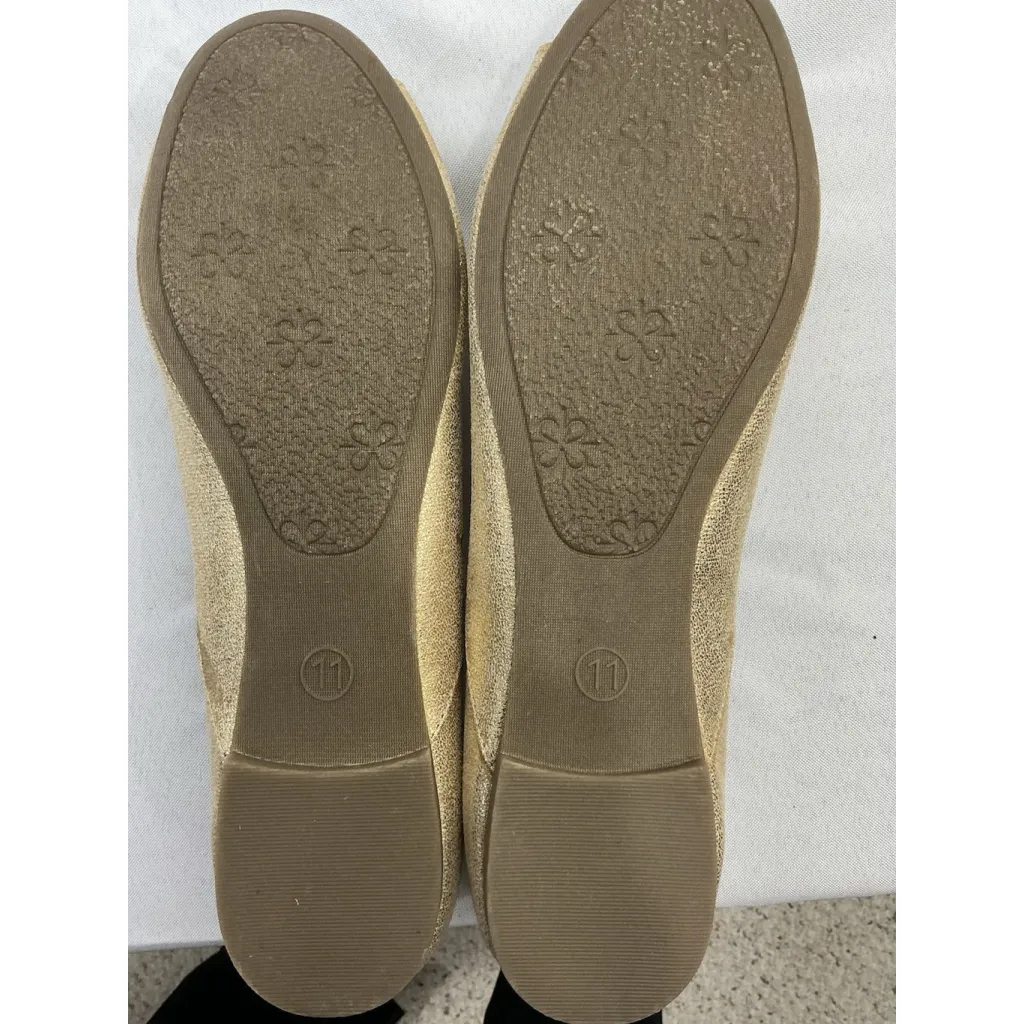 Womans Xhilaration Flats 11 Gold Open Toe Flower Detail Slip On NWOT - Image 8