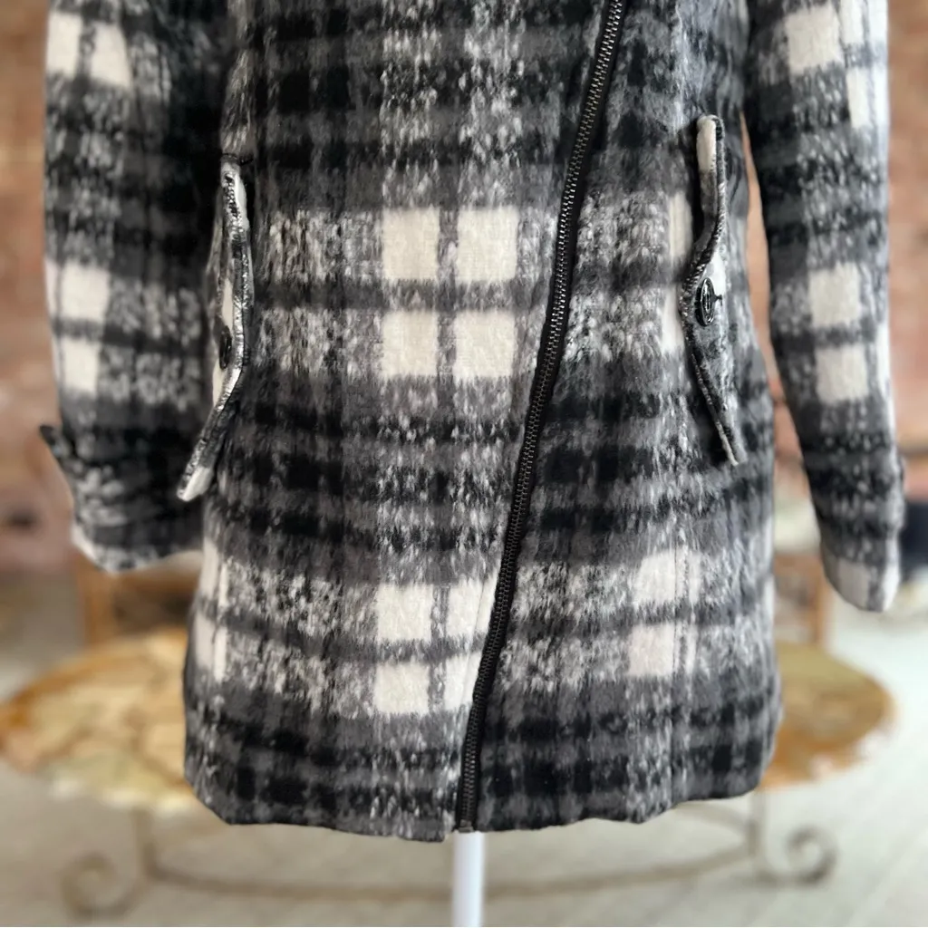 Madden Girl Moto Jacket Plaid Fleece Black Grey Hooded S - Image 6