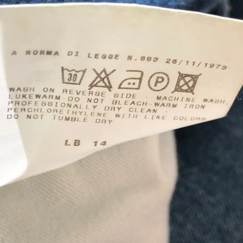 D&G Women’s Slim Straight Button Fly Jeans Sz. 29 Waist 14x27” - Image 12