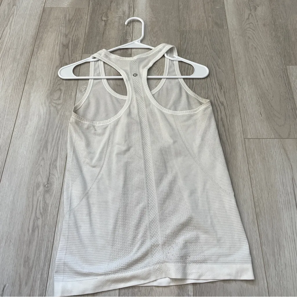 Lululemon Swiftly Tank Top White (size 6) racerback workout running activewear - Image 4
