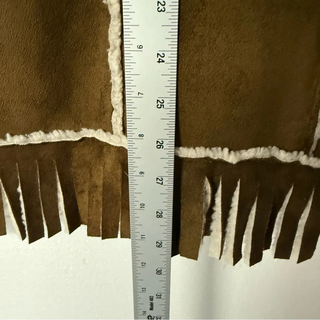 Vintage Lei Faux Suede Vest Large Brown Sheepskin Y2K Fringe Hem Button Front - Image 8