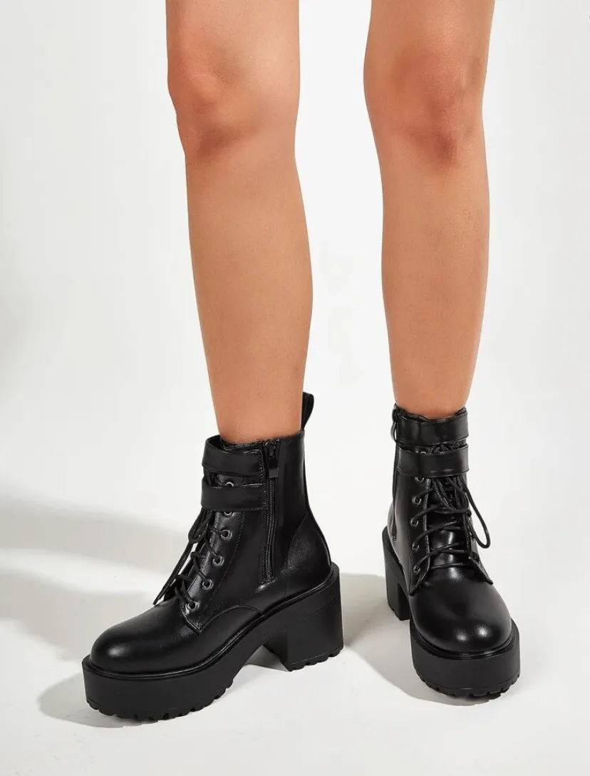 SheIn Chunky Heeled Boots - Image 5