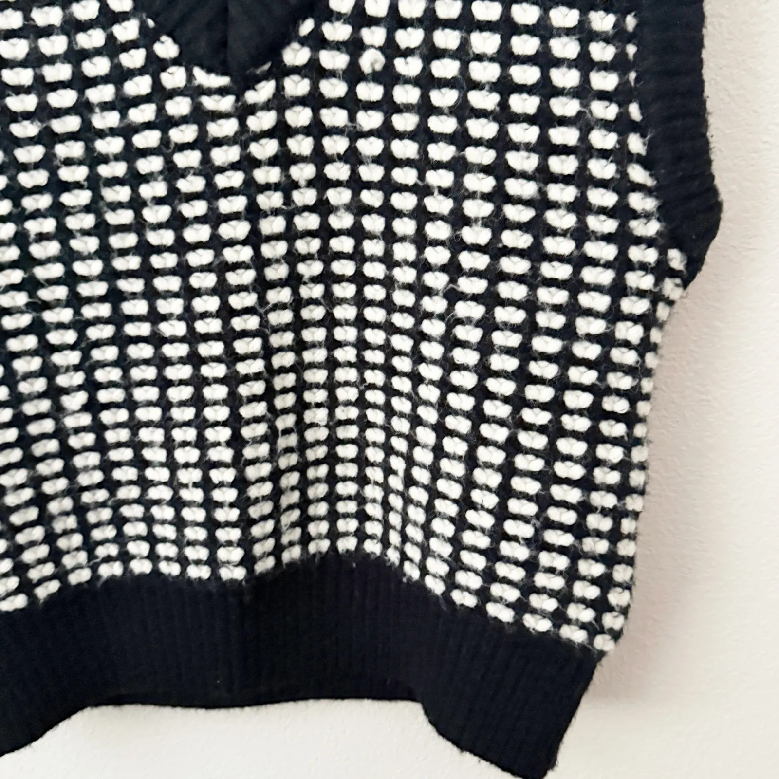 FIND ME NOW x ANTHROPOLOGIE | Textured Sweater Vest Chunky Knit Black | Large - Image 6