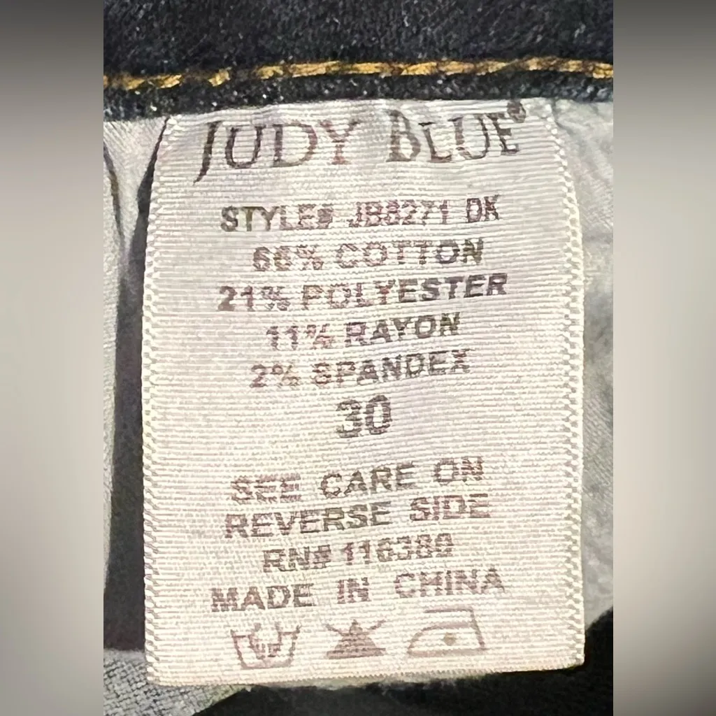Judy Blue Mid Rise Relaxed Fit Distressed Cropped Blue Denim Jeans Size 30 - Image 14