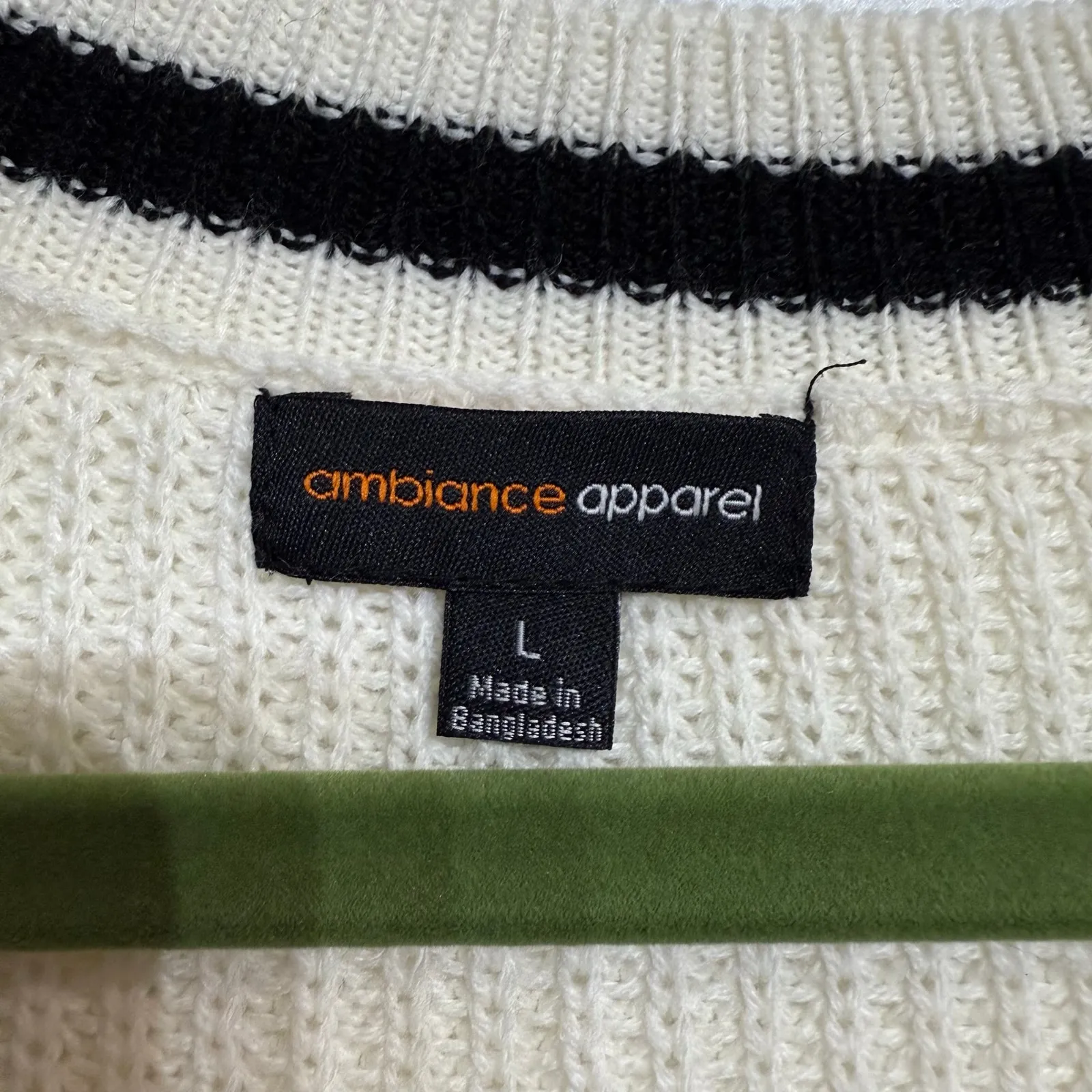 Ambiance Apparel White Sweater Vest Sz L - Image 5