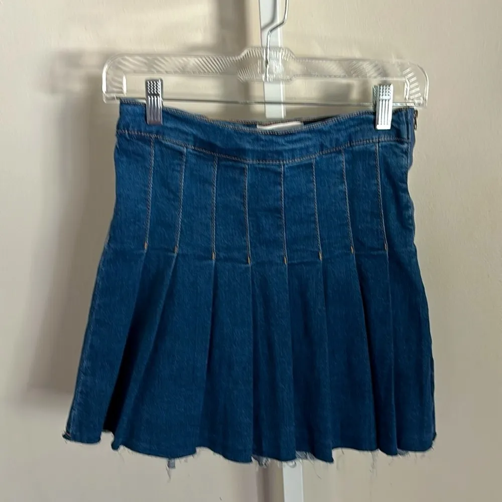 Celebrity Pink RE generation Star Blue Denim Pleated Skirt Size Small - Image 2