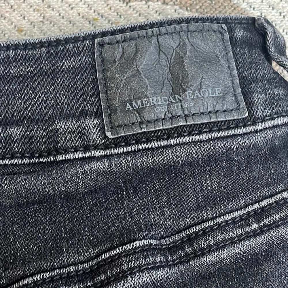 American Eagle Outfitters super stretch hi-rise shortie appliqué jean shorts - Image 9