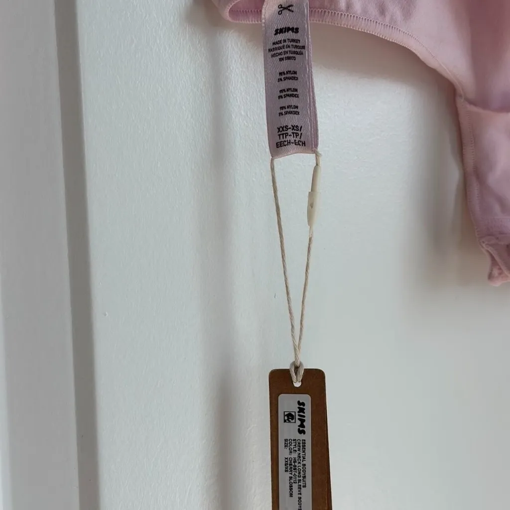 Skims Essential Crew Neck Long Sleeve Bodysuit in Cherry Blossom, Size XXS/XS - Image 6