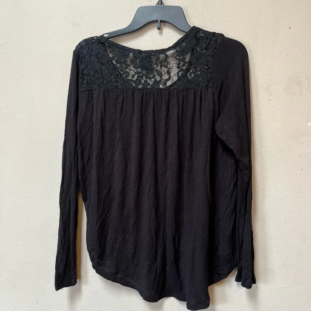 Lark + Grey Women’s Colorful Embroidered Floral Lace Bohemian Blouse Medium Black - Image 2