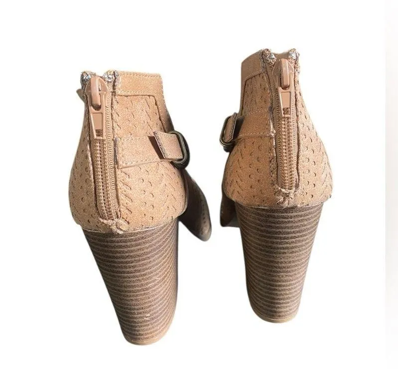 Altar’d State Women’s 9 Tan Nude Peep toe chevron style pattern heeled boots - Image 5