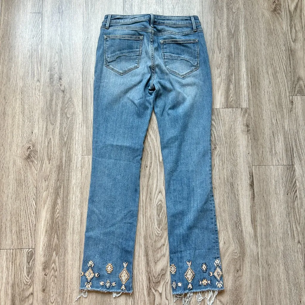 Driftwood Medium Wash Colette Aztec Embroidered Cuffed Bootcut Jeans Size 28 - Image 7