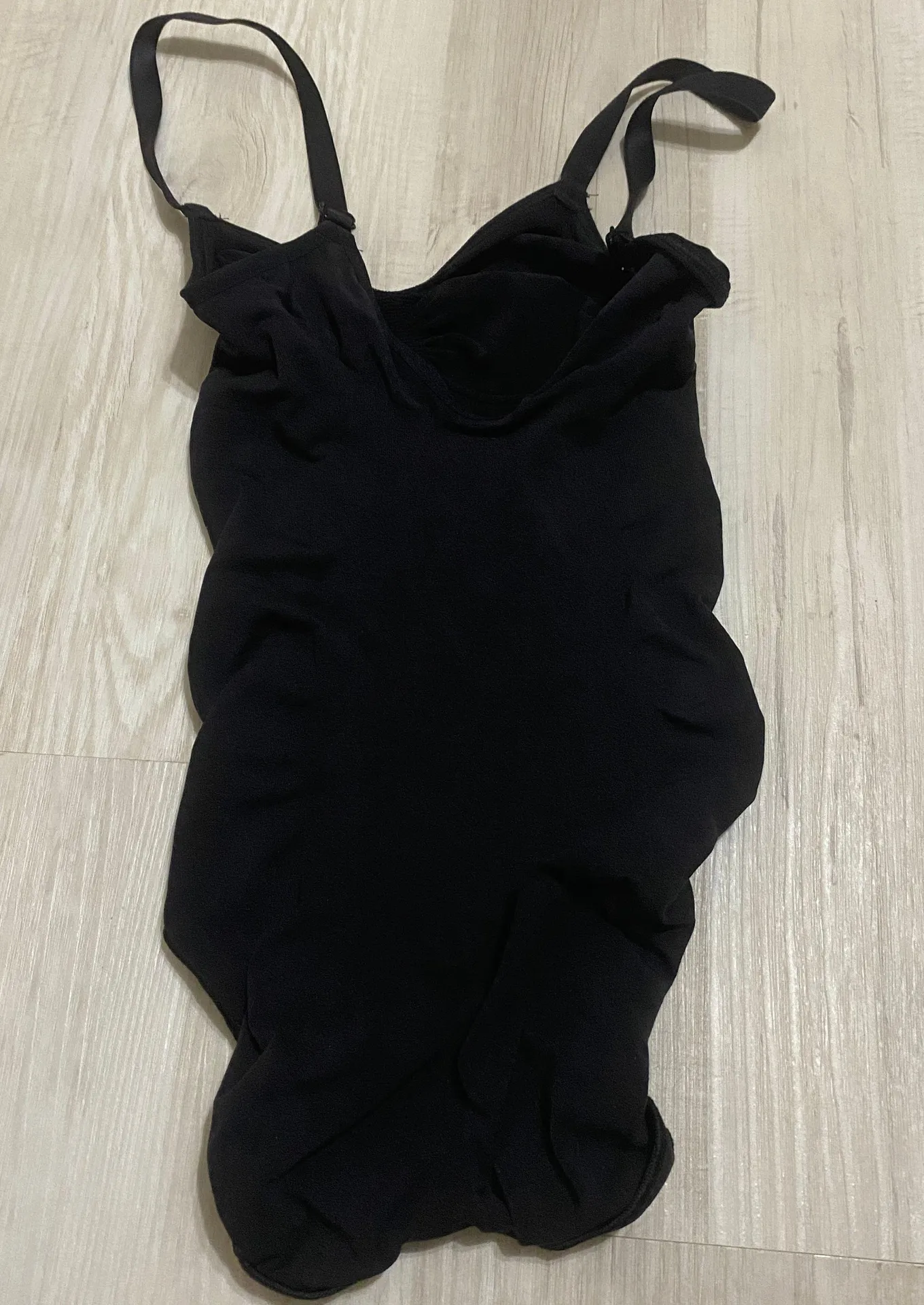SKIMS SCULPTING BODYSUIT - Image 4