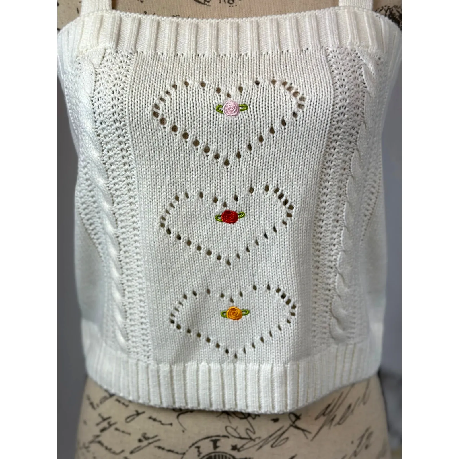 525 Born In Bklyn Hearts & Flowers Embroidered Cropped Cami White M Size M - Image 5