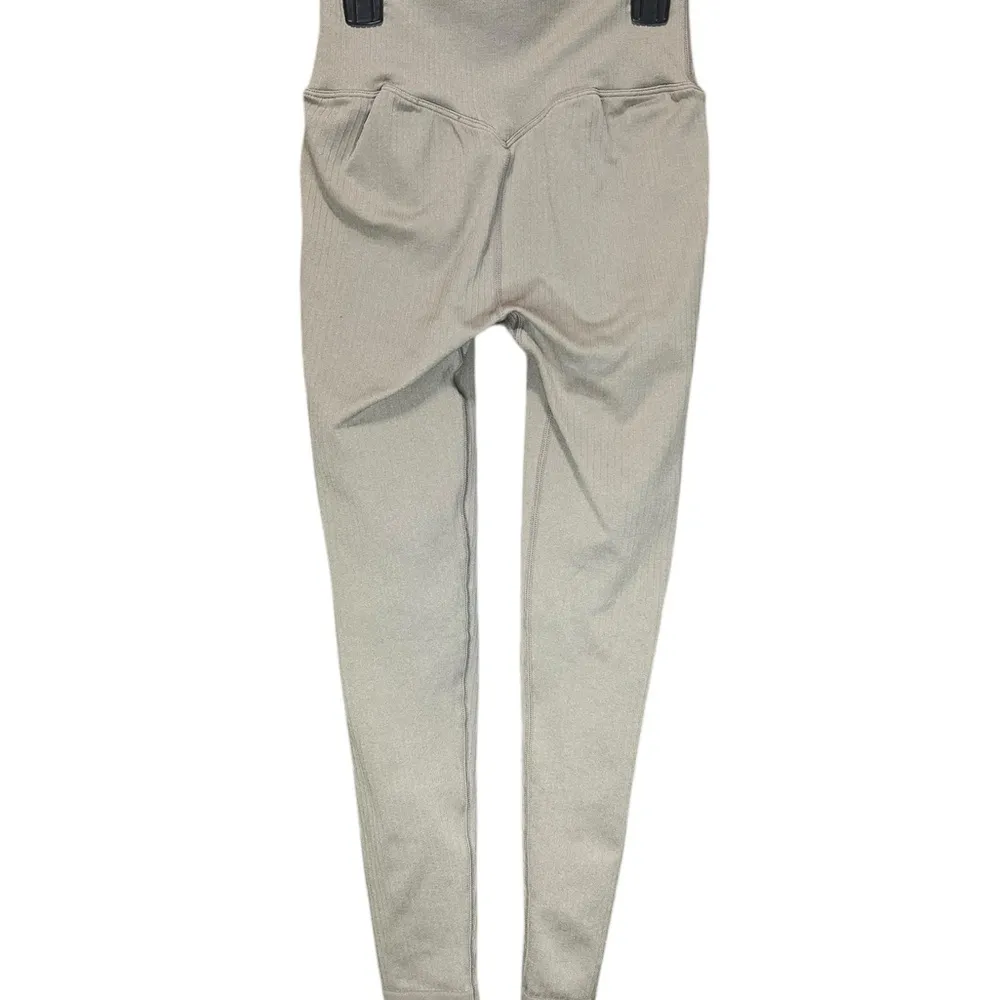 AIM'N Latte Statement Seamless Leggings in oatmeal Size Small Tan - Image 12