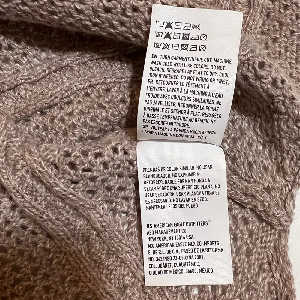 American Eagle  Light Brown Crew Neck Cable Sweater Size Small Lightweight - Image 9