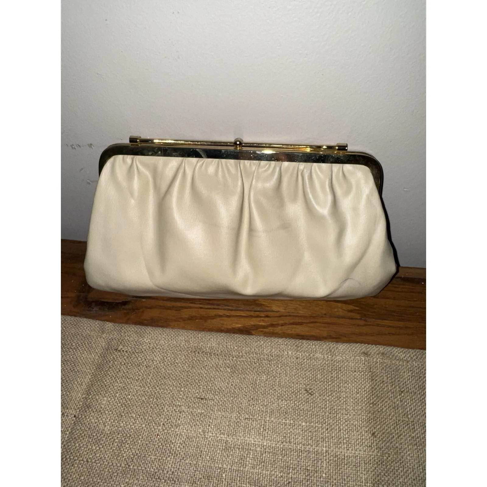 VTG Taupe/ Winter White Reversible Leather Clutch Handbag (1960s) Locking Lever - Image 2