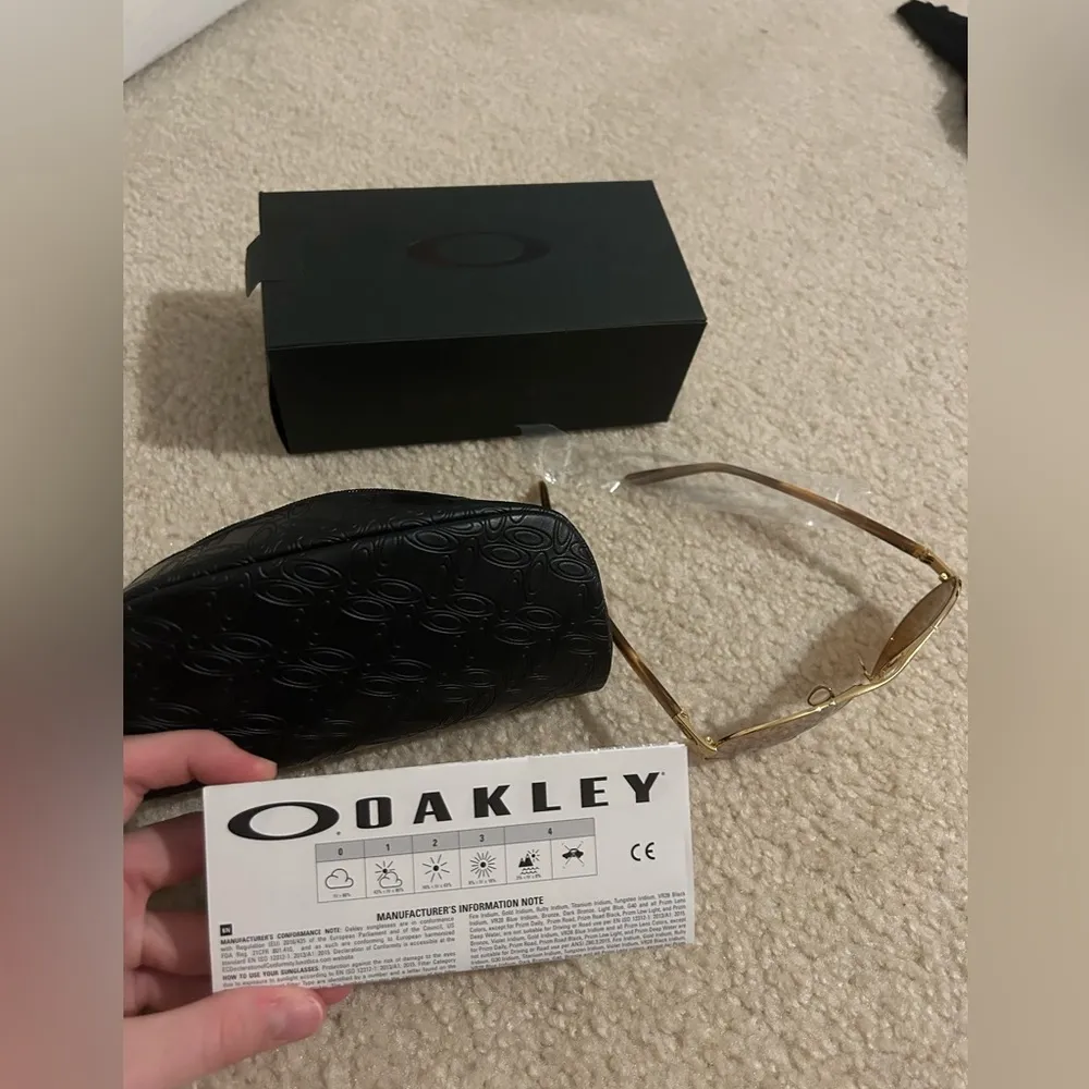 Oakley Sunglasses Prizm Rose Gold Polarized Lenses, Polished Gold Frame - Image 6