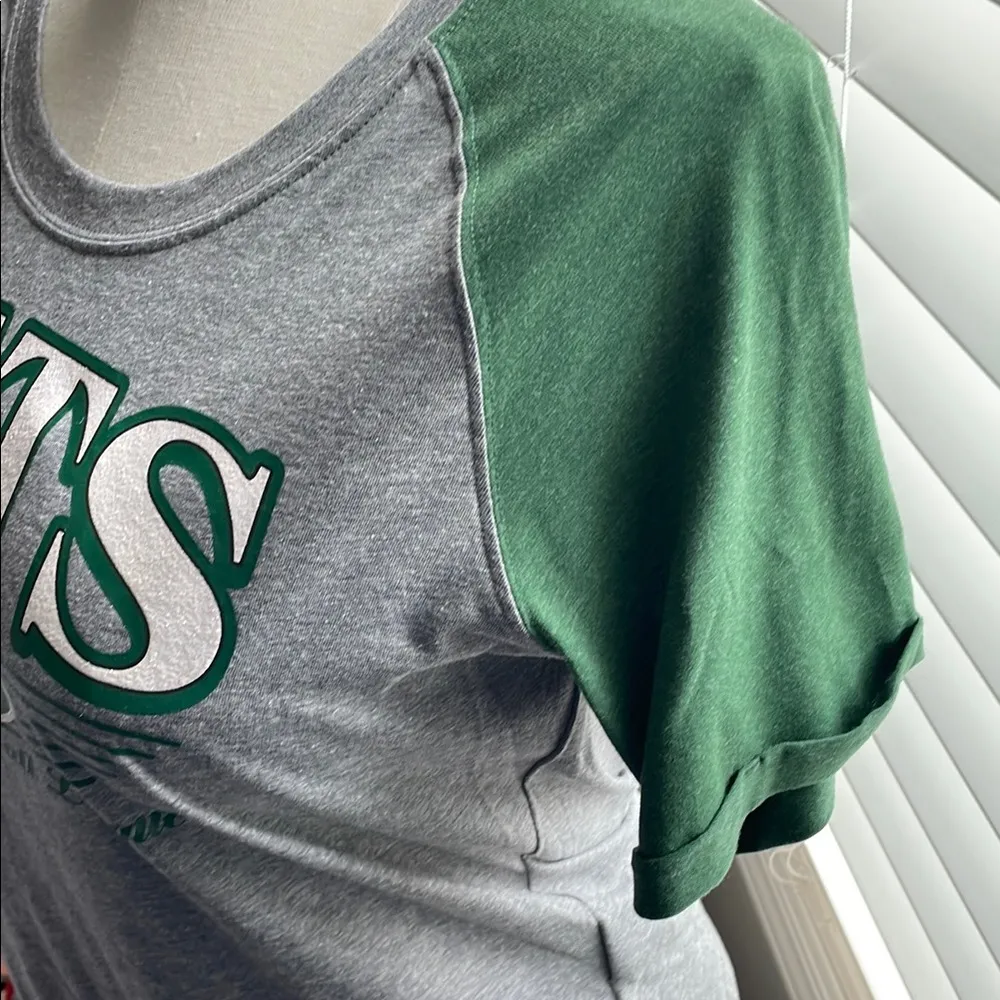 NFL tee woman’s Gray and Green JETS Raglan Top New Size Large - Image 4