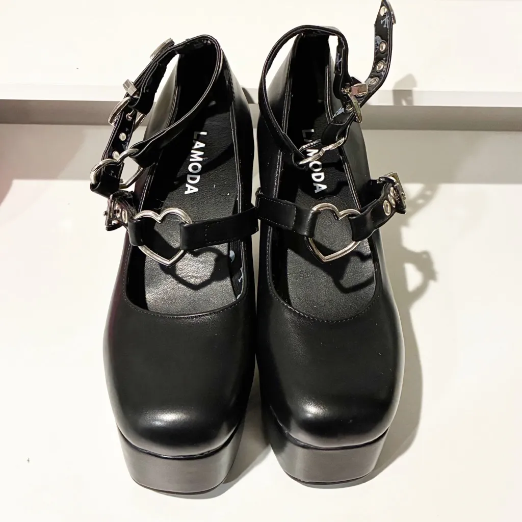 La Moda WALK WITH FAITH PLATFORM HEELS Black Silver Buckle Heart Size 39/US 8 - Image 3