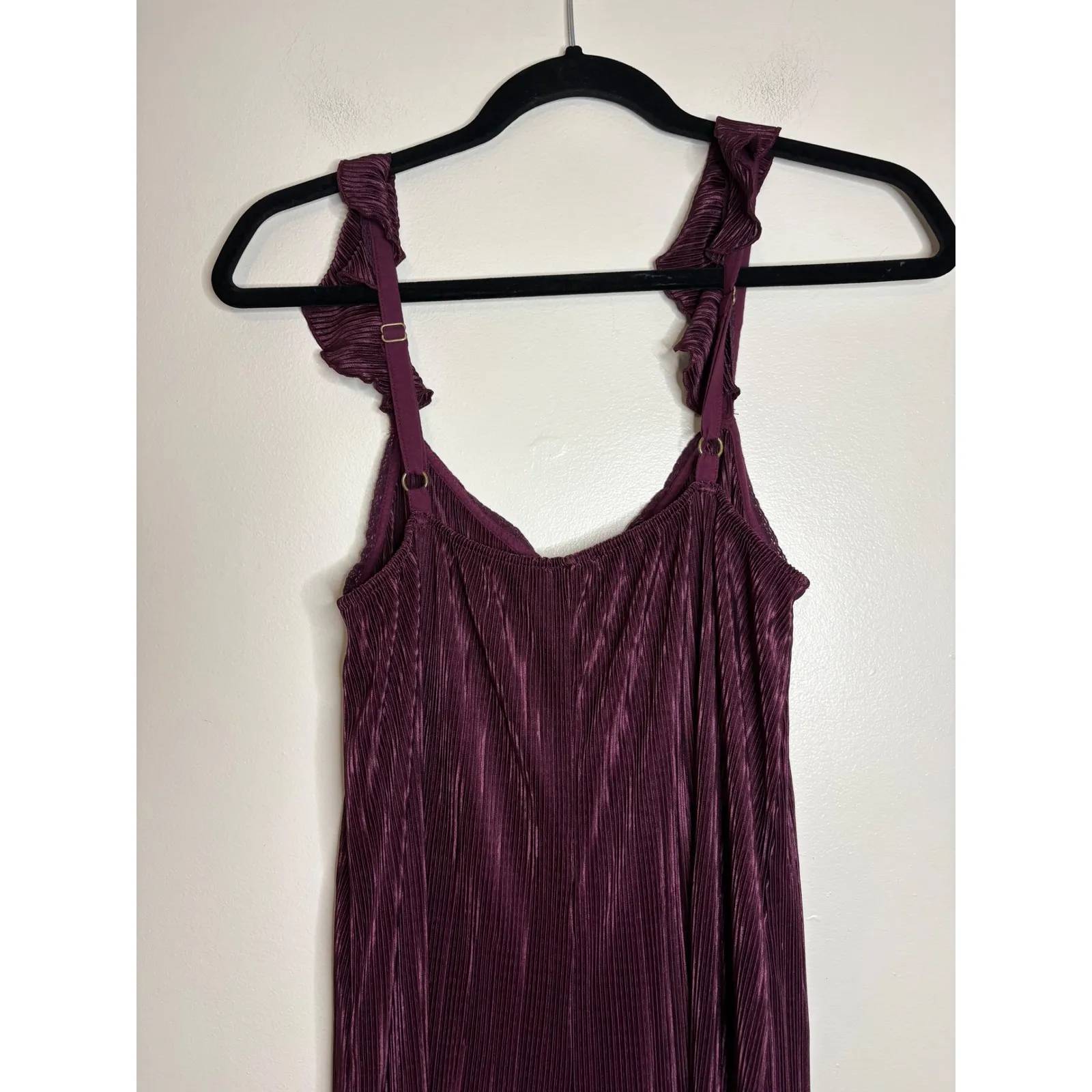 Floreat Anthropologie Plum Velvet Plunge Neck Ruffle Strap Wide Leg Jumpsuit M Purple Size M - Image 7