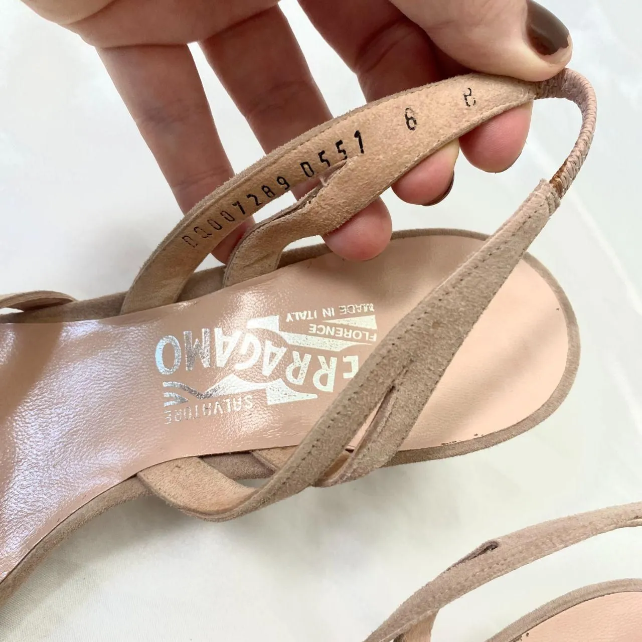 Vintage Salvatore Ferragamo Blush Pink Suede Leather Bow Kitten Heels US 6 - Image 4