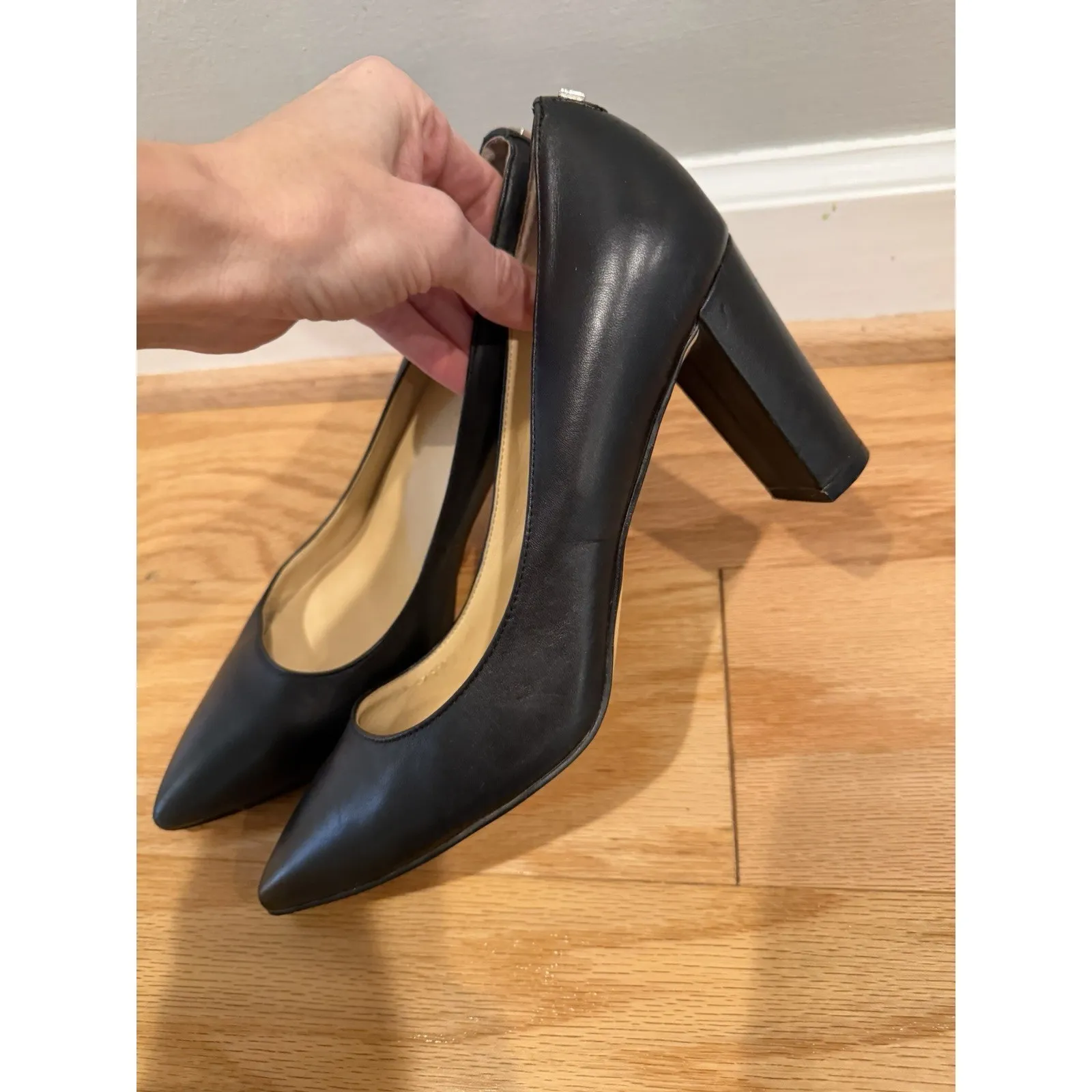 Ivanka Trump Black Chunky Heel Pumps Leather Sz 9.5 - Image 2