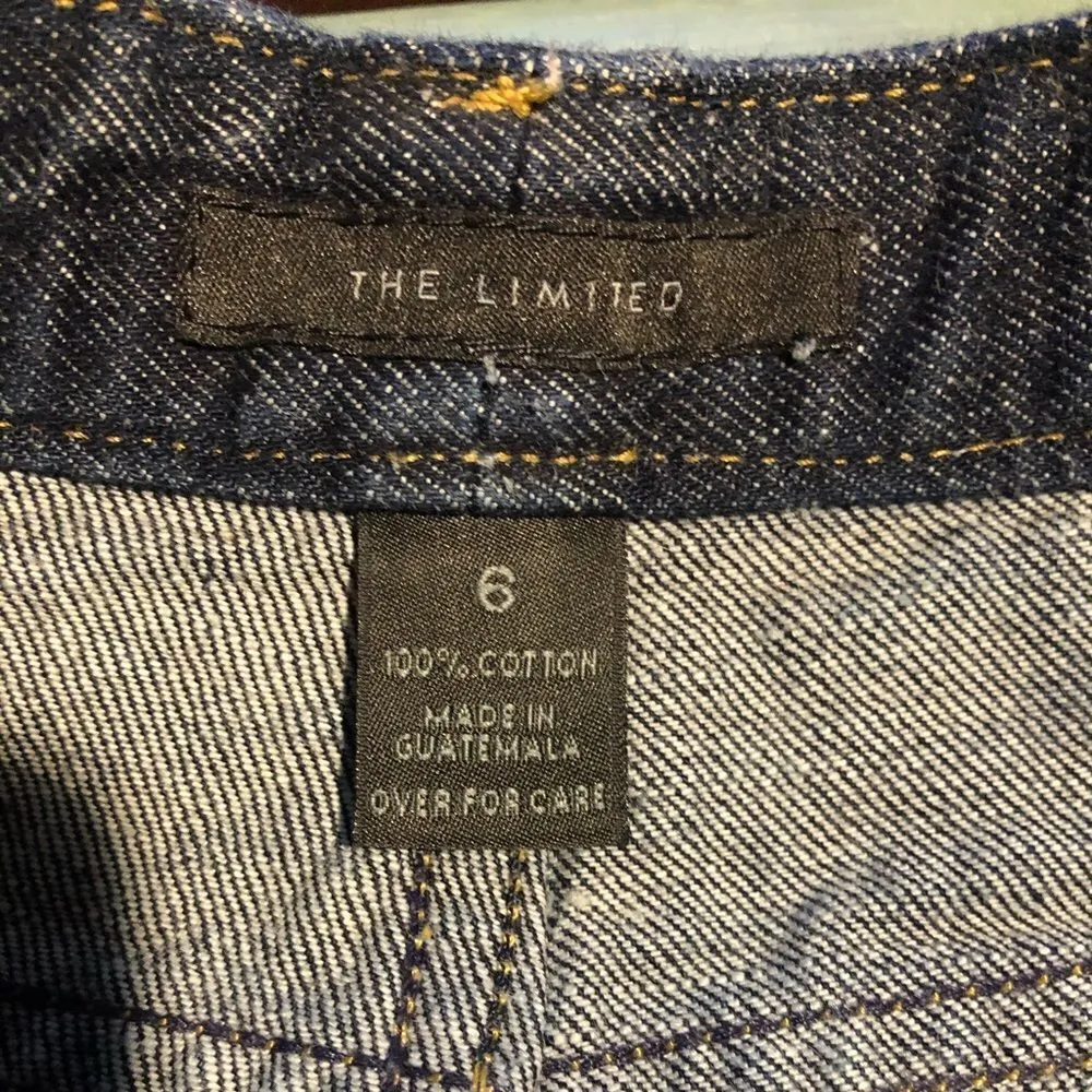 ! The limited jean shorts with love design Nwot - Image 3