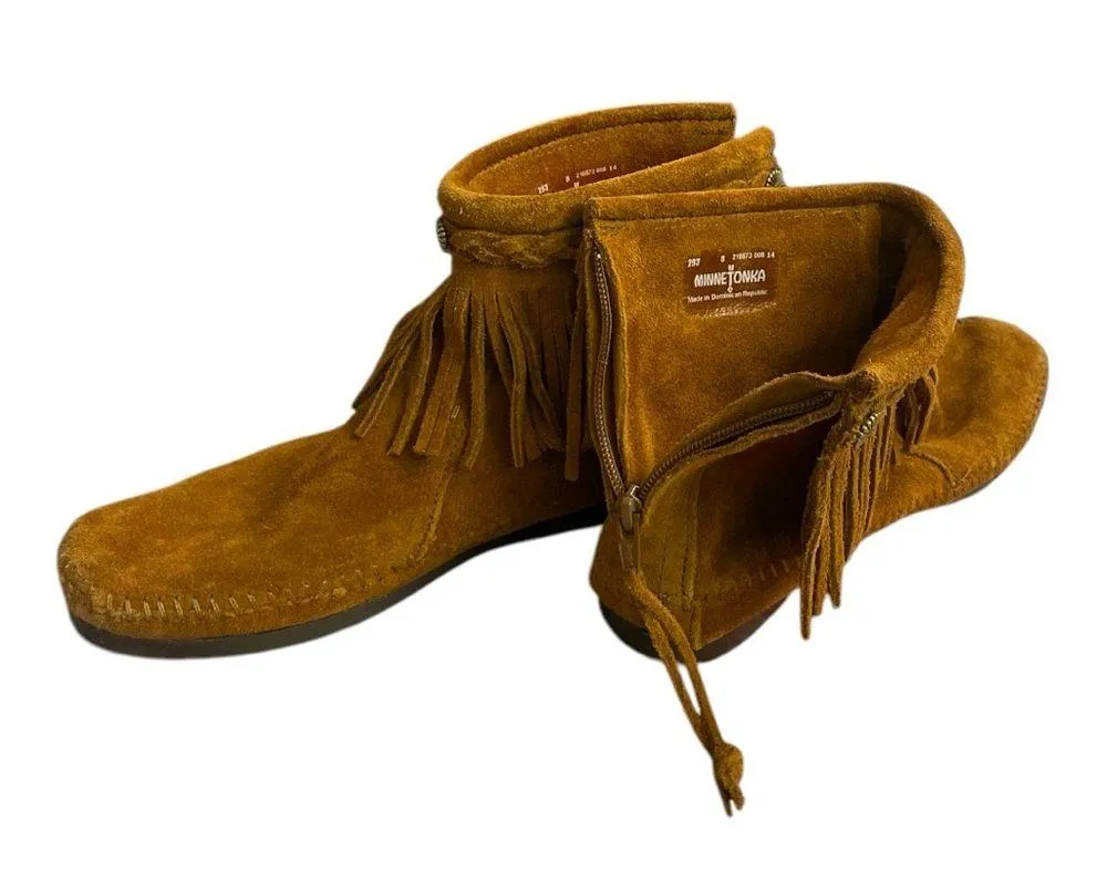 Minnetonka Hi-Top Fringe Back Zip
Moccasin Boots 8 - Image 7