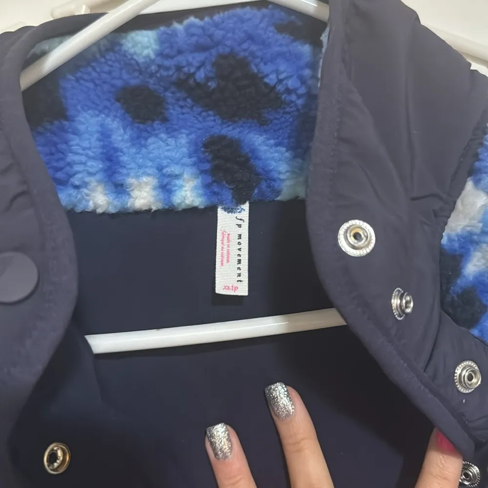 Free people sweatshirt - Image 7