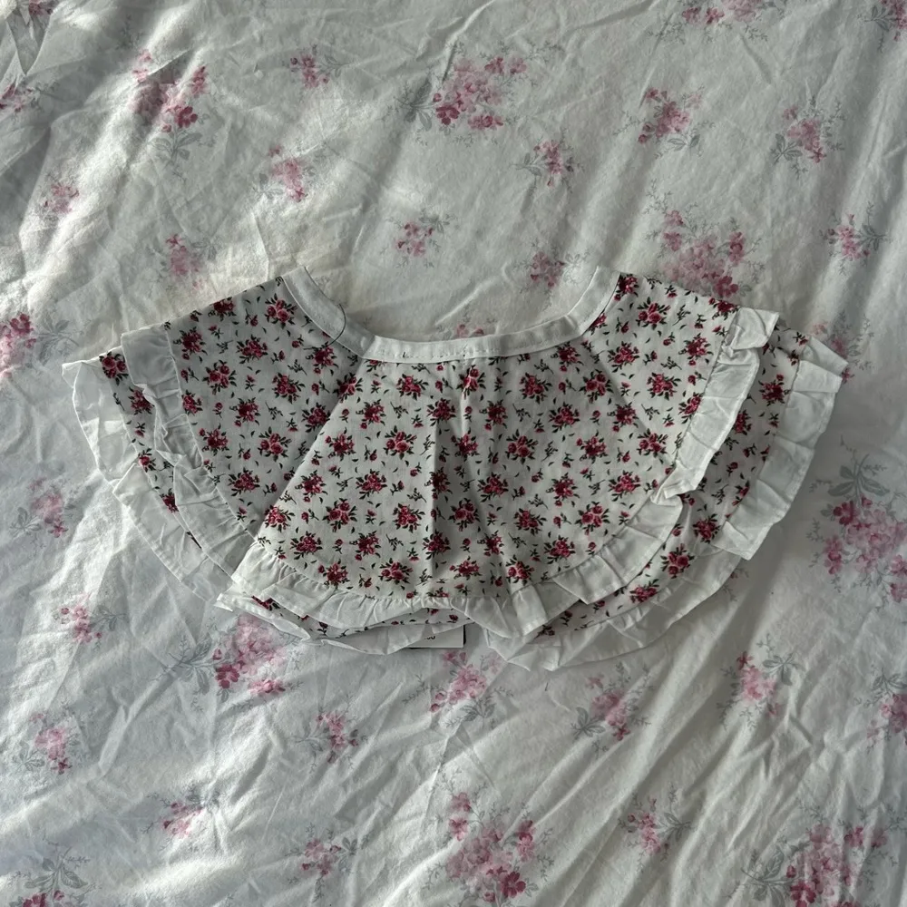 STEVE MADDEN floral ruffle collar - Image 2