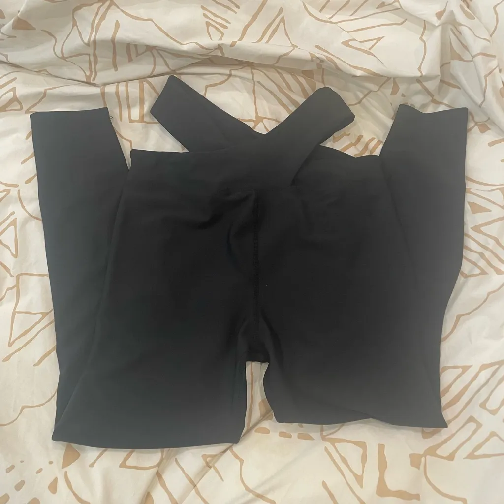 NWOT Athletic criss cross waist leggings Size Small Black - Image 7
