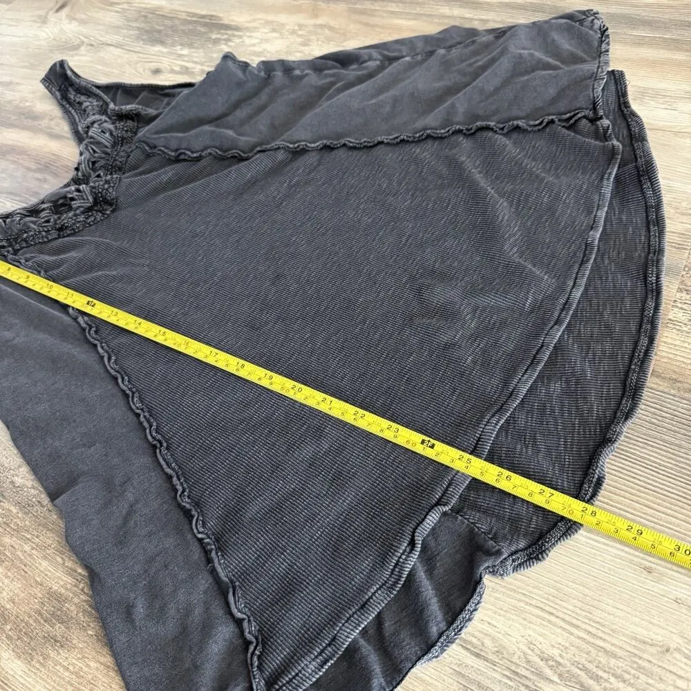 Rock & Republic Women’s Black Sleeveless Top Size Medium - Embroidered Detailing - Image 6