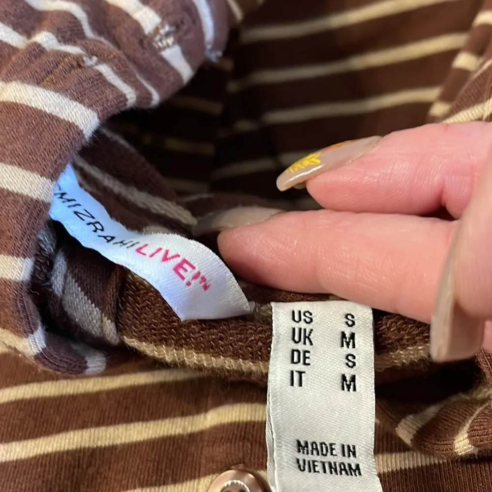 EUC, Isaac Mizrahi live hooded, long sleeve button down sweatshirt - Image 6