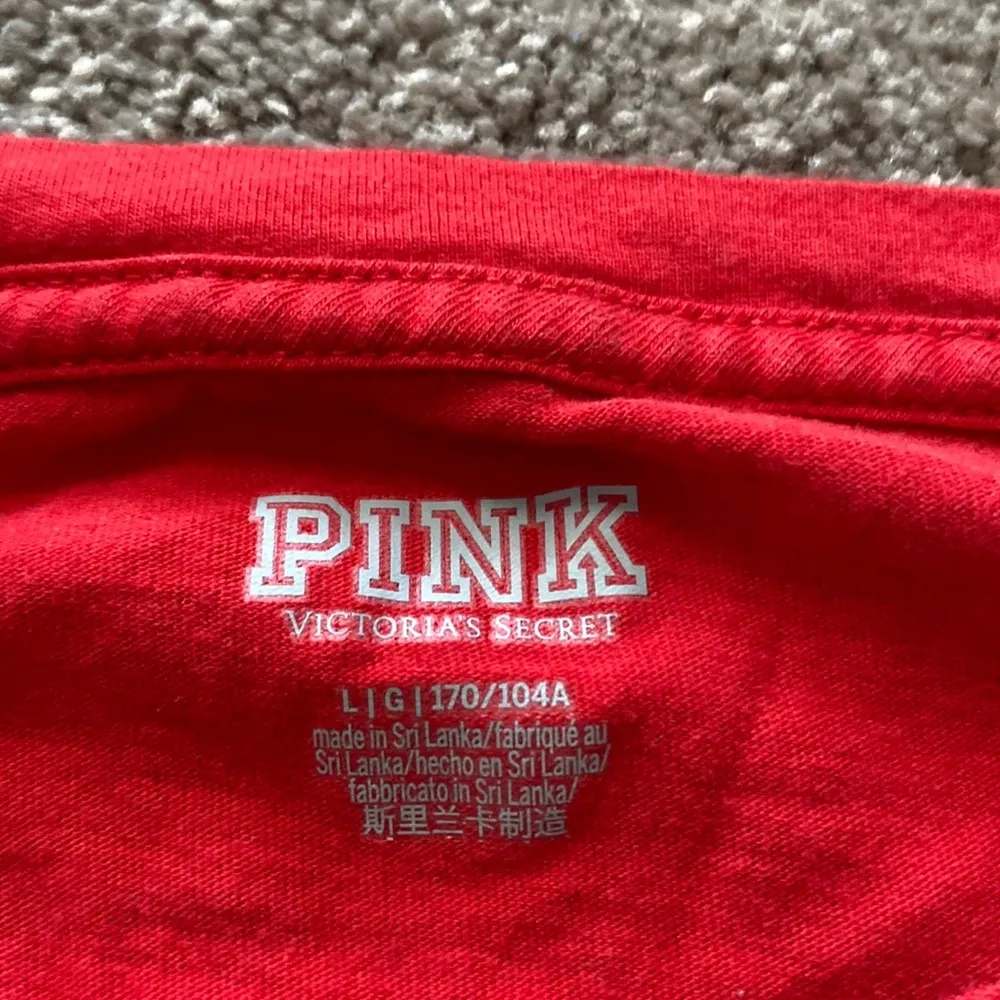 Pink VS Red Long Sleeve Gold Logo Tee SIZE L - Image 2