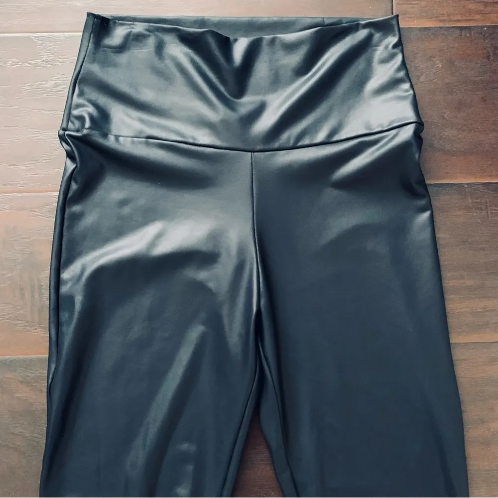 Women’s Sexy Rocker Platinum Black Faux Leather Leggings | Size: S - Image 3